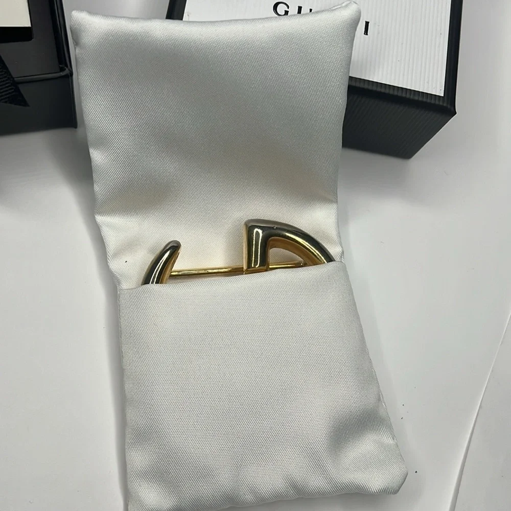 Gucci Large 3” Goldtone Belt Buckle With Bag and Box